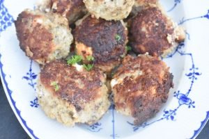 Græske frikadeller med feta - nem opskrift