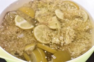 Hyldeblomstsaft - nem opskrift uden citronsyre 