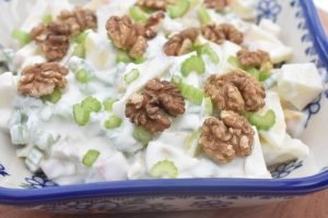 Waldorfsalat opskrift - nem lækker klassisk salat