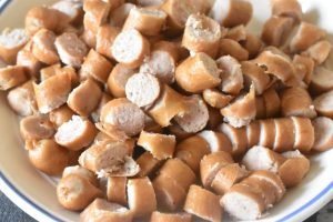 Wienersalat - kold kartoffelsalat med pølser