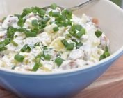 Wienersalat - kold kartoffelsalat med pølser
