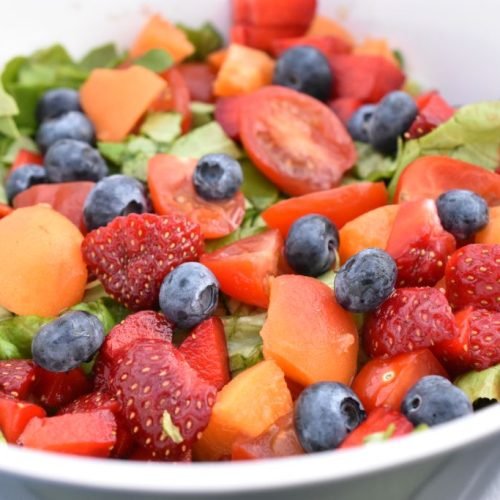 Sommersalat med frugt og bær - nem salat