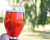 Jordbærsaft opskrift - nem hjemmelavet saft