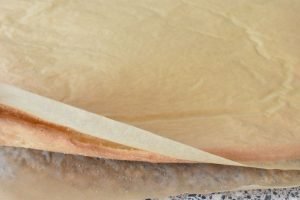 Jordbærroulade opskrift - roulade med jordbær og flødeskum 