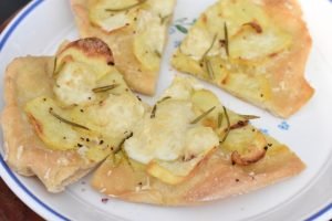 Pizza i airfryer - nem kartoffelpizza opskrift