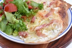 Tortilla flammkuchen - nem lækker pizza
