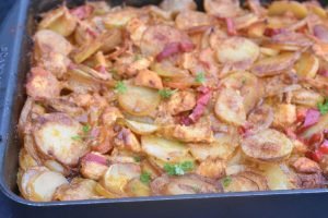 One pan med kylling & kartofler - kylling i fad