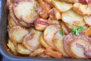 One pan med kylling & kartofler - kylling i fad