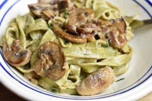 Pastaret med svampe og fløde - cremet pasta