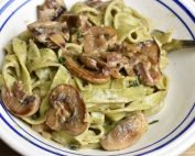 Pasta med svampe og fløde - nem pastaret