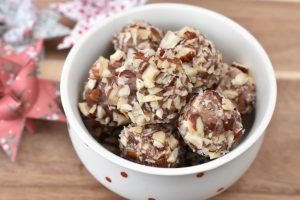 Trøfler med nougat og nødder - nem fudge