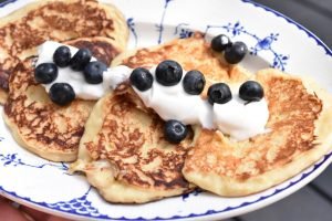 Protein pandekager med banan & skyr - opskrift