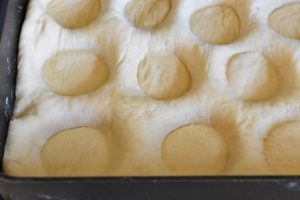 Cremeboller i bradepande - fastelavnsbollekage