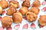 Små semlor boller af croissant dej på dåse