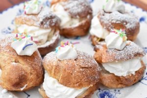 Nemme små semlor boller af croissant dej på dåse