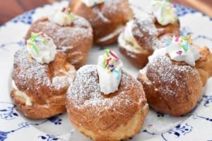 Nemme små semlor boller af croissant dej på dåse