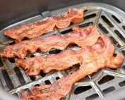 Bacon i airfryer - nem opskrift på sprød bacon