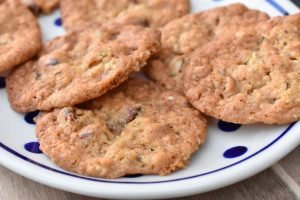 Cookies med karamel, salt & mandler - opskrift