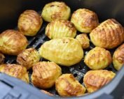 Hasselback kartofler i airfryer - nem opskrift