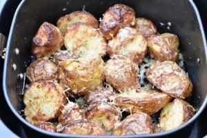 Parmesan kartofler i airfryer el. ovn - opskrift