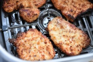 Panerede koteletter i airfryer - nem opskrift