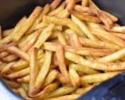 Frosne pommes frites i airfryer - lækre sprøde