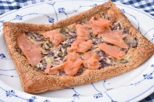 Butterdejstærte med laks - nem opskrift