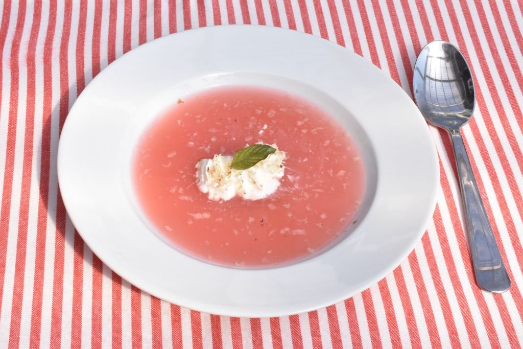 Rabarbersuppe opskrift - kold rabarbersuppe
