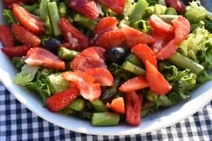 Salat med jordbær & asparges - nem jordbærsalat