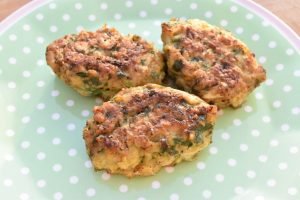 Kyllingefrikadeller med spinat & havregryn