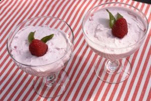 Hindbær cheesecake i glas - nem opskrift