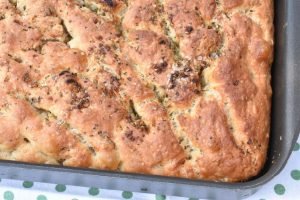 Koldhævet foccacia brød i bradepande - nemt