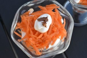 Rå gulerodskage med Daim - nem opskrift