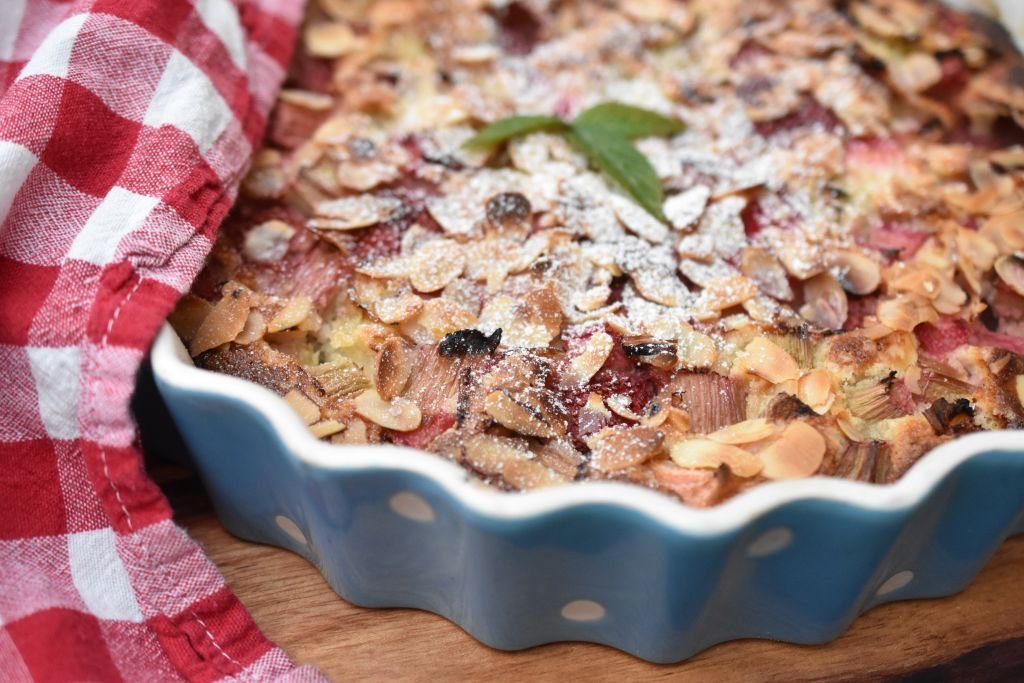 Glutenfri rabarberkage med mandelmel - nem