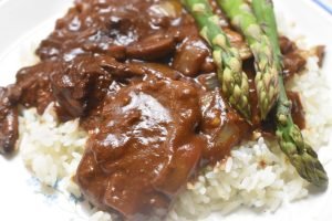 Mørbrad stroganoff med svinemørbrad - opskrift
