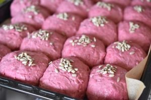 Rødbedeboller opskrift - boller med rødbeder