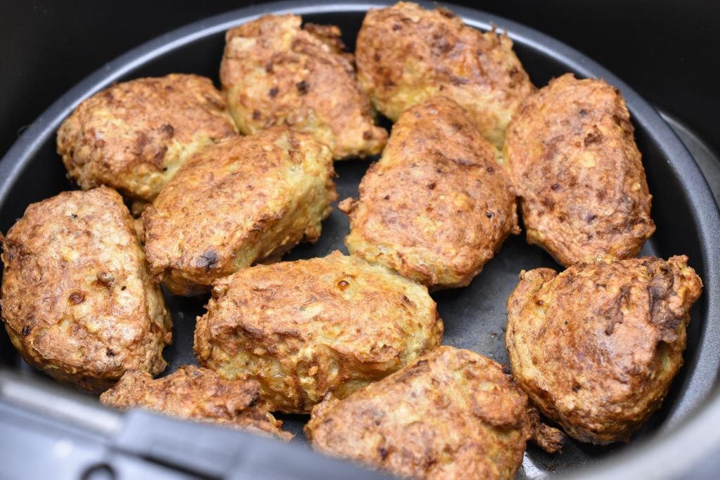 Kyllingefrikadeller i airfryer - nem sund opskrift