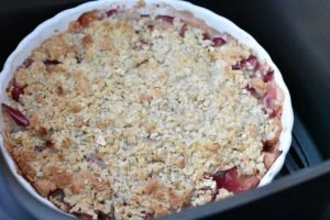 æblecrumble i airfryer - crumble med havregryn