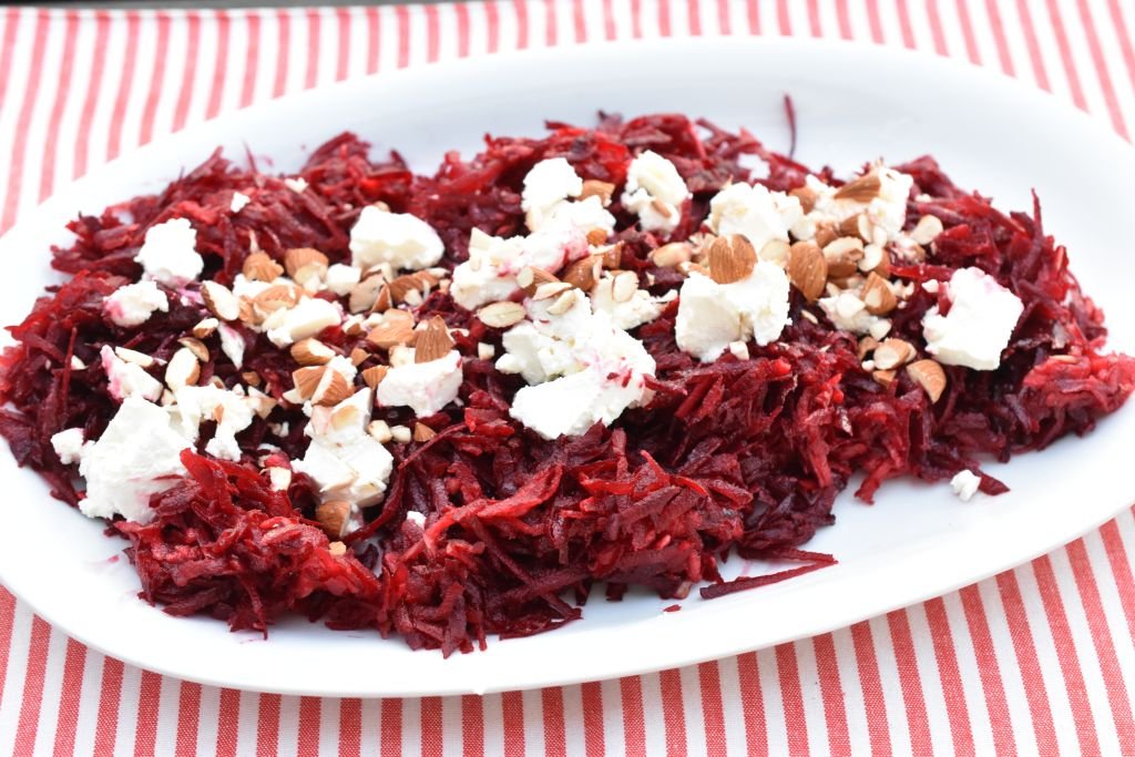 Rødbedesalat - nem rødbede salat med æbler og feta