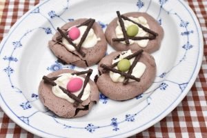 Påskereder - chokolademarengs med fyld