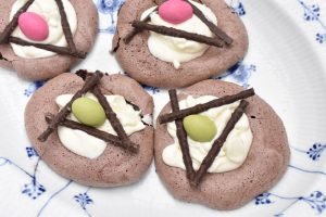 Påskereder - chokolademarengs med fyld