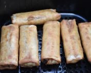 Forårsruller i airfryer - frosne Daloon forårsruller i airfryeren
