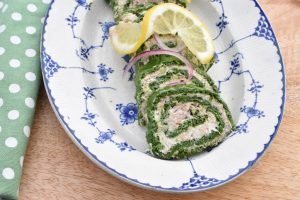 Spinatroulade med tun - nem tunroulade med frisk spinat
