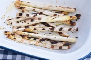 Grillede hvide asparges - sprøde lækre asparges på grill