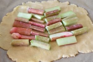 Rabarbergalette - nem opskrift på sprød galette med rabarber