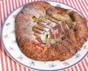 Rabarbergalette - nem opskrift på sprød galette med rabarber