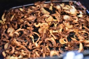 Stegte løg i airfryer - opskrift på sprøde ristede løg