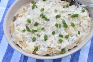 Pikant kartoffelsalat - kold kartoffelsalat med Pikantost 