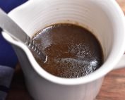 Skysovs - nem opskrift på brun sovs af stegesky el. bouillon