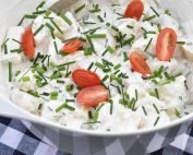 Gammeldags kartoffelsalat - opskrift på klassisk kartoffel salat